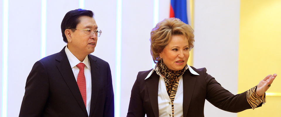 张德江与马特维延科举行会谈