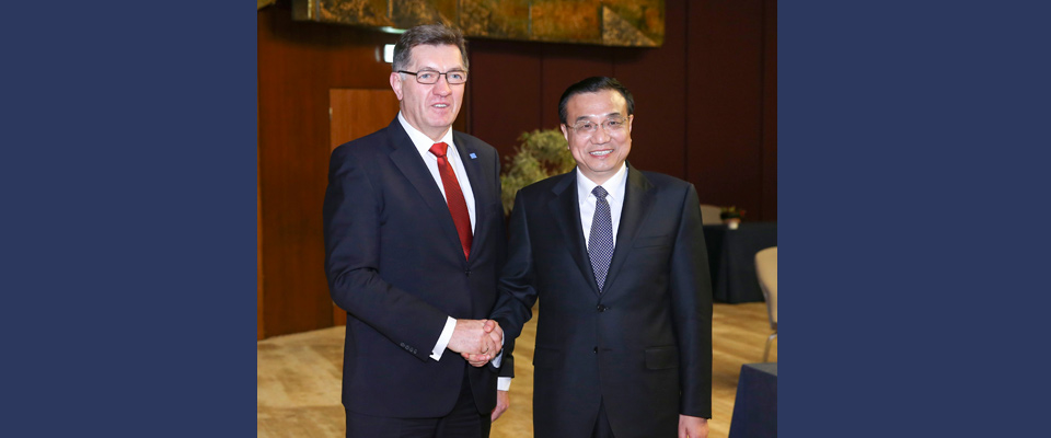 李克强会见立陶宛总理布特克维丘斯