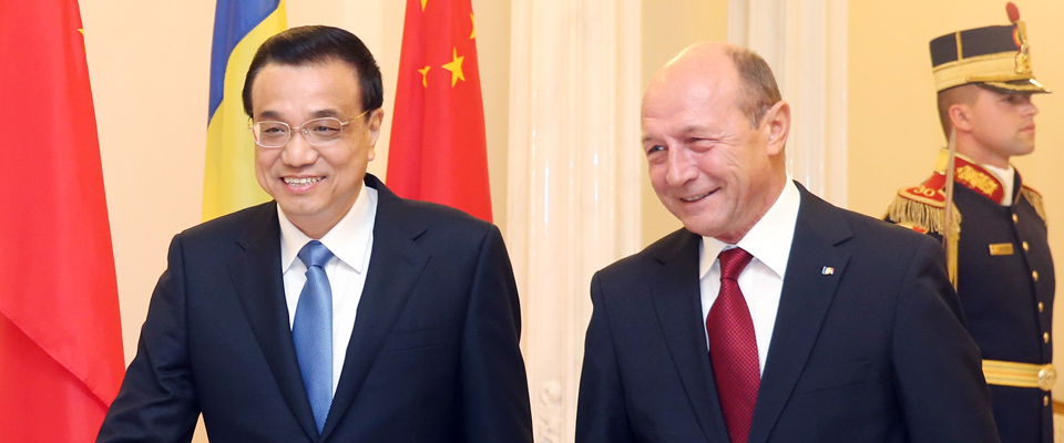 李克强会见罗马尼亚总统伯塞斯库