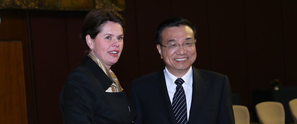 李克强会见斯洛文尼亚总理布拉图舍克