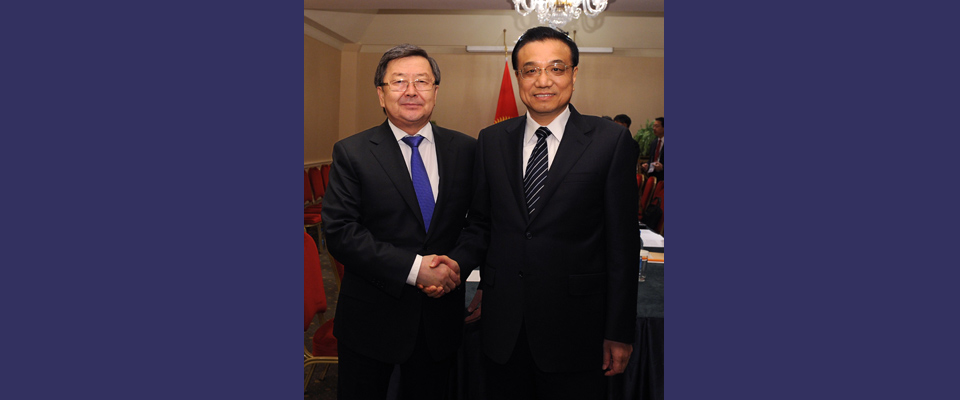 李克强会见吉尔吉斯共和国总理萨特巴尔季耶夫