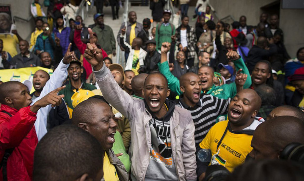 曼德拉官方追悼会现场 民众歌舞致敬