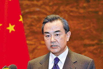 中国强烈谴责安倍拜鬼