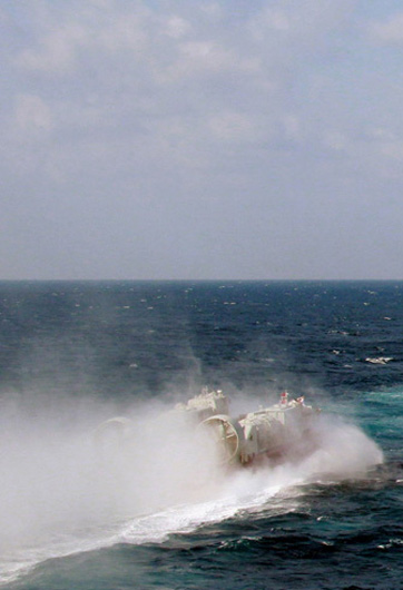 日本逼东盟选边站:利令智昏