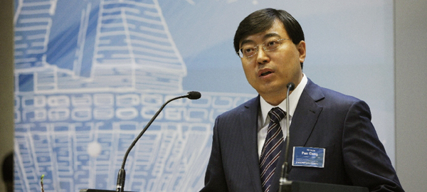 伊利集团董事长兼总裁潘刚致辞