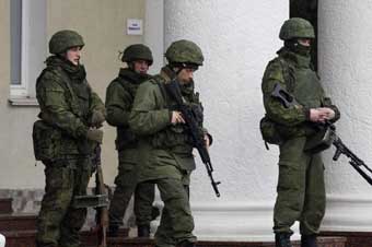 烏克蘭克裏米亞一機場被武裝人員佔領