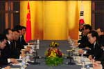 温家宝会见韩国总统李明博
