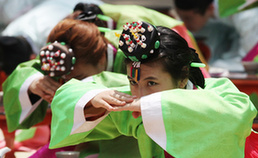 韩国举行第40届传统成人仪式(组图)