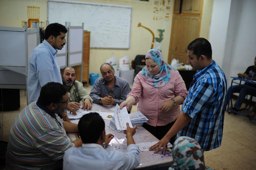 埃及总统选举第一轮投票结束(组图)