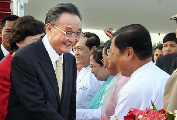 吴邦国抵达内比都开始对缅甸进行正式友好访问