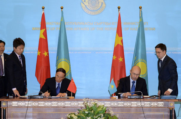 王岐山与哈萨克斯坦副总理克林别托夫共同主持中哈合作委员会第六次会议