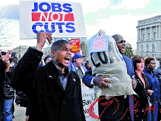 “财政悬崖”逼近 奥巴马销假“回宫”