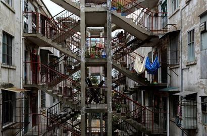 广西南宁现霸气奇葩楼层建筑