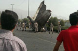 伊朗客机坠毁致40人丧生 或因发动机失灵（组图）