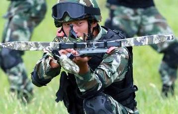 广西桂林：热练&ldquo;眼镜蛇突击队&rdquo;