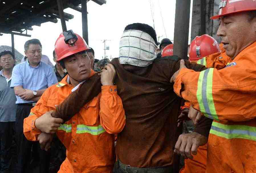 黑龙江鸡西透水事故：9名矿工获救 仍有16人被困