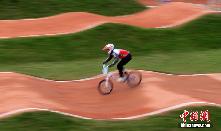 南京青奥会：小轮车飞驰赛道