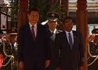 习近平出席马尔代夫总统举行的欢迎仪式
