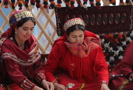 本网独家：“吃”在土库曼斯坦纳乌鲁斯节（高清）
