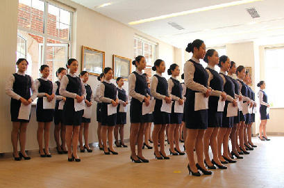 空乘招聘现场美女如云 95后气质女孩颜值爆表