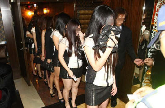 台湾警察大举扫黄 查陪唱陪酒现象