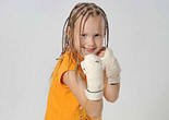 俄拳击手全家“习武”:8岁女儿1分钟能出拳100下