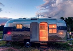 美国“永恒的旅行拖车”：时尚的未来主义房车【组图】
