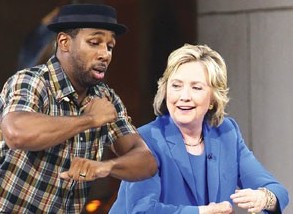 希拉里首次就&ldquo;邮件门&rdquo;事件道歉