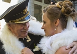 俄罗斯84岁传奇演员迎娶24岁女学生（组图）