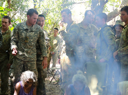 中澳美陆军举行三边联合训练画面（高清）