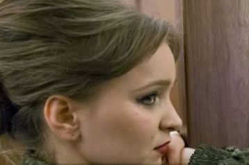 乌克兰东部女民兵选美大赛 (组图)