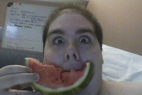 美国720斤胖子因减肥时偷吃被医院赶出门