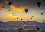 土耳其热气球升空飘浮 静谧唯美（组图）