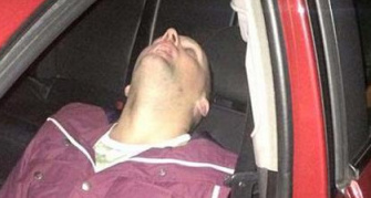 男子喝醉变&ldquo;睡美人&rdquo;