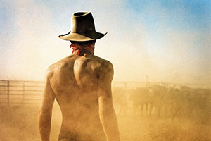 瑞典摄影师拍摄澳牛仔艰苦的生活