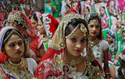 印度钻石商为上百贫穷女孩办集体婚礼 赠黄金首饰