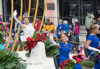 洛杉矶举行2017新年玫瑰花车游行