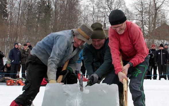 挪威举行传统采冰比赛 高清