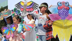 南京上演风筝嘉年华 不负春光不负卿