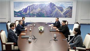 韩朝首脑在板门店举行会晤