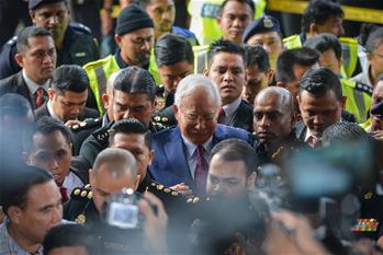 馬來西亞前總理納吉布被起訴