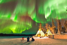 NASA发布地球极光绝美图片 吸引眼球