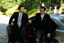 日本内阁大臣参拜靖国神社