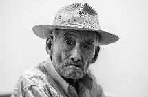 未完的征途 抗战老兵摄影展（组图）