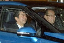 丰田新车请安倍代言引中国经销商叫苦(图)