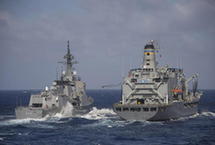 美日关岛演习战舰成群导弹连射（组图）