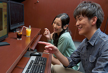 探秘日本网吧&mdash;&mdash;难民营还是天堂？