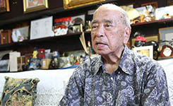 日本冲绳县前知事坚决反对冲绳美军基地建设(图)