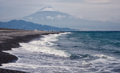 全球最具魅力的15个黑色海滩