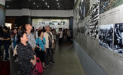 &ldquo;血写的历史&mdash;&mdash;日本军国主义在亚太地区罪行图片展&rdquo;昆明开展（组图）